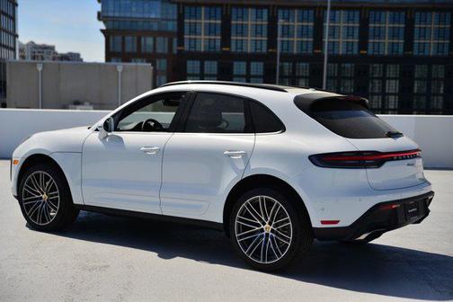 2025 Porsche Macan Base