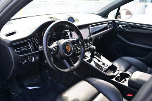 2022 Porsche Macan Base