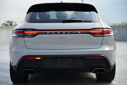 2022 Porsche Macan Base