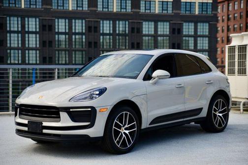 2022 Porsche Macan Base