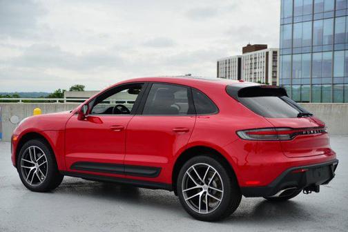 2025 Porsche Macan Base