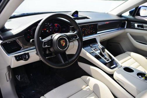 2023 Porsche Panamera 4 Platinum Edition