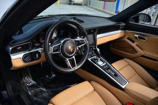2018 Porsche 911 Carrera 4S Cabriolet
