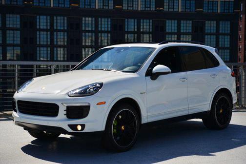 2017 Porsche Cayenne Platinum Edition