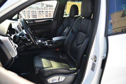 2017 Porsche Cayenne Platinum Edition