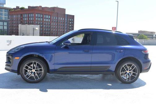 2024 Porsche Macan Base