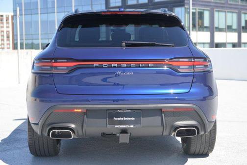 2024 Porsche Macan Base