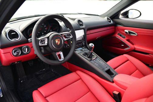 2025 Porsche 718 Cayman Style Edition