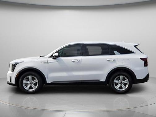 White Pearl 2026 Kia Sorento LX