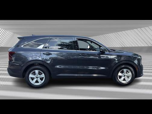 2025 Kia Sorento LX