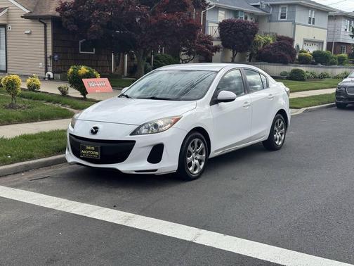 Crystal White Pearl Mica 2013 Mazda Mazda3 i SV