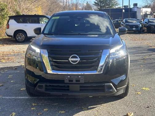2024 Nissan Pathfinder S