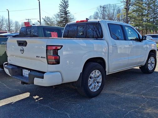 2022 Nissan Frontier SV