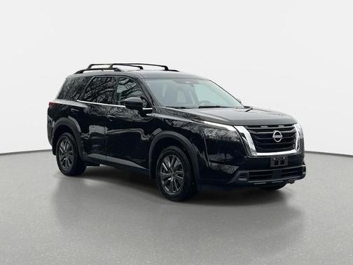 2023 Nissan Pathfinder SV