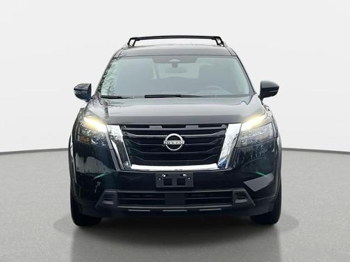 2023 Nissan Pathfinder SV