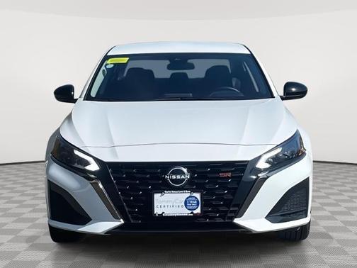 Glacier White 2025 Nissan Altima SR