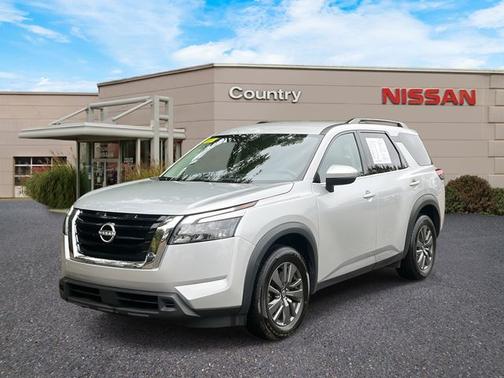 2024 Nissan Pathfinder SV