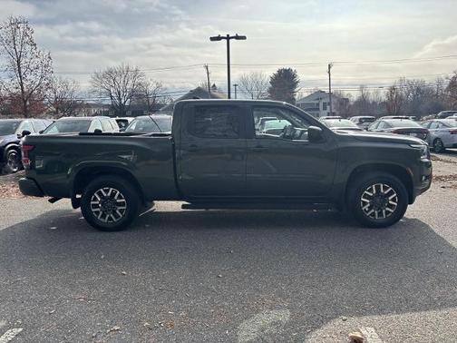 2025 Nissan Frontier SL