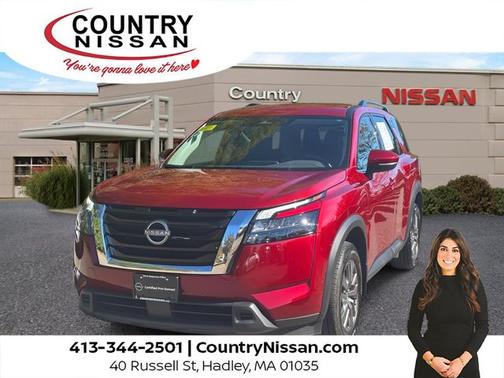 2024 Nissan Pathfinder SV