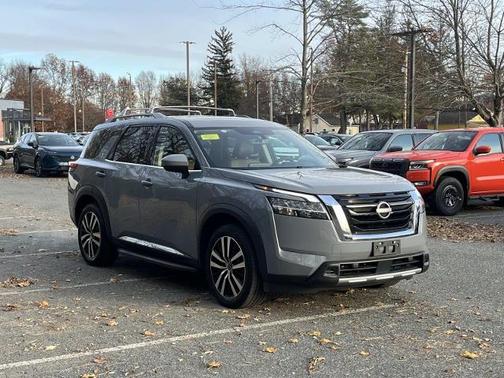 2023 Nissan Pathfinder Platinum