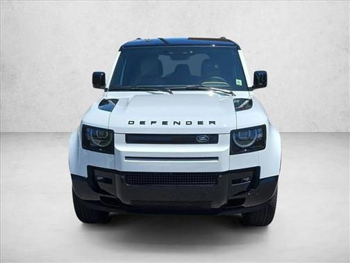 Fuji White 2026 Land Rover Defender P400 X-Dynamic SE