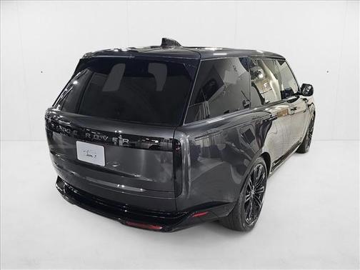 2025 Land Rover Range Rover P530 SE
