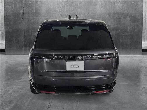 2025 Land Rover Range Rover P530 SE