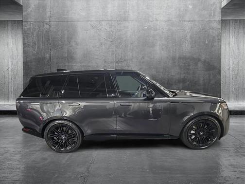 2025 Land Rover Range Rover P530 SE