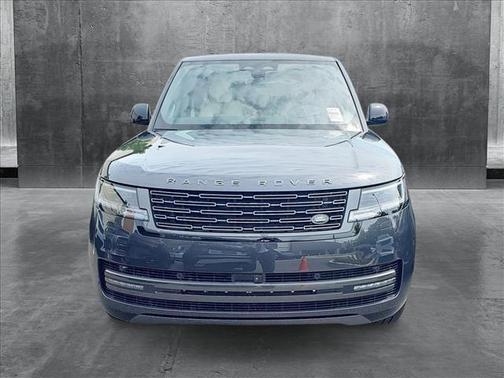2025 Land Rover Range Rover P530 SE