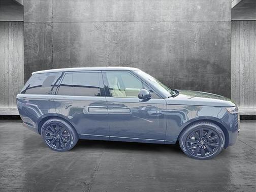 2025 Land Rover Range Rover P530 SE