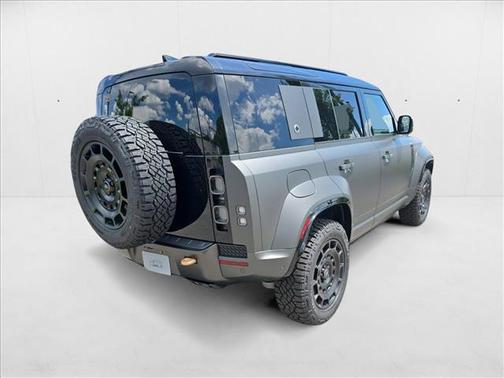 2025 Land Rover Defender P635 OCTA Edition One