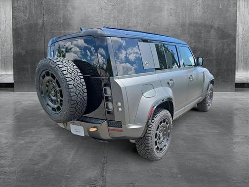 2025 Land Rover Defender P635 OCTA Edition One