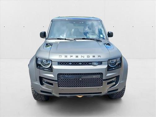 2025 Land Rover Defender P635 OCTA Edition One