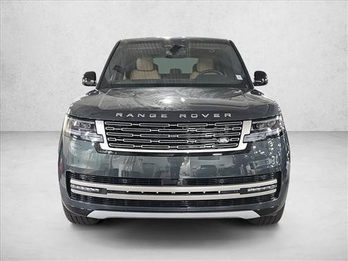 2025 Land Rover Range Rover P530 SE