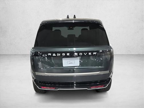 2025 Land Rover Range Rover P530 SE