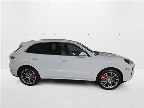 2025 Porsche Cayenne S