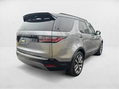 Eiger Grey Metallic 2024 Land Rover Discovery P360 Dynamic SE