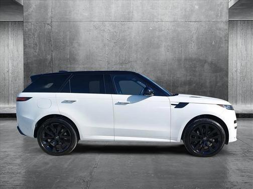 2025 Land Rover Range Rover Sport SE