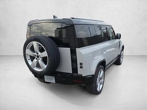 2026 Land Rover Defender P400 X-Dynamic SE