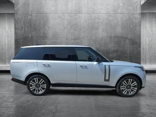 2025 Land Rover Range Rover P530 SE 7 Seat