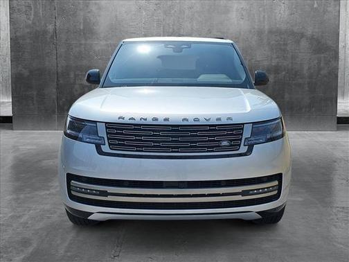 2025 Land Rover Range Rover P530 SE 7 Seat