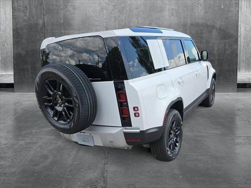2025 Land Rover Defender 110 P400 S