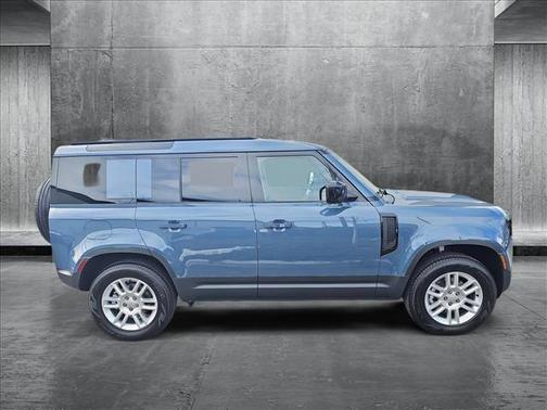 2025 Land Rover Defender 110 P300