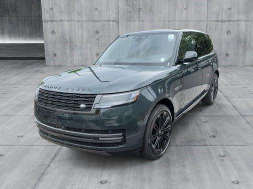 2025 Land Rover Range Rover P400 SE