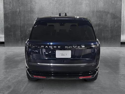 2025 Land Rover Range Rover P400 SE 7 Seat