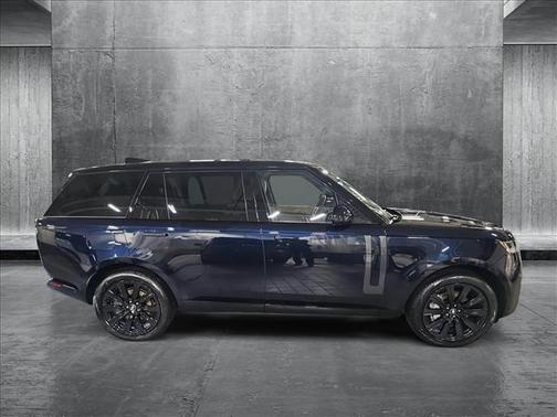 2025 Land Rover Range Rover P400 SE 7 Seat