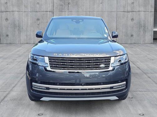 2025 Land Rover Range Rover P530 SE