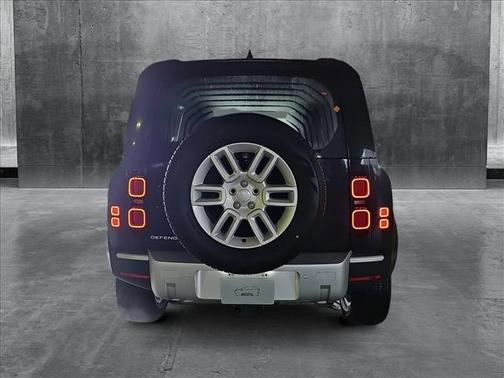 2025 Land Rover Defender 110 P400 S
