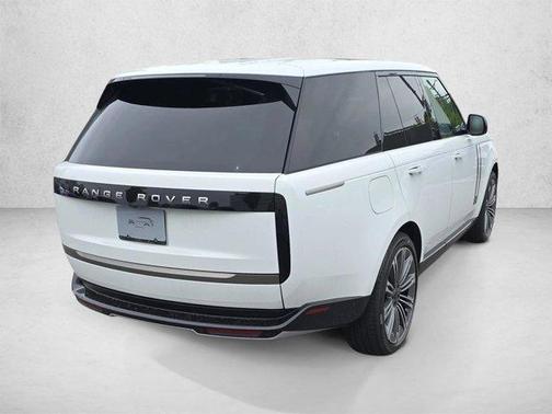 Fuji White 2026 Land Rover Range Rover P530 SE