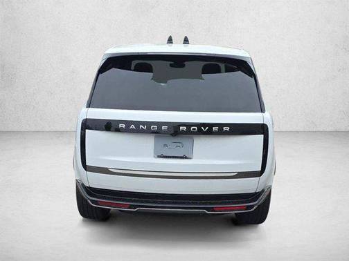 Fuji White 2026 Land Rover Range Rover P530 SE